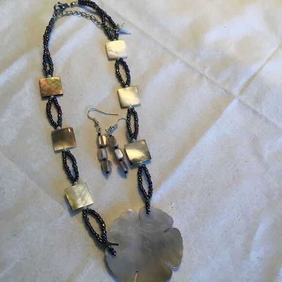 $12 ea or 3/$25 Goldtone Shell & Seed Beads. Sets - Picture 4 of 6